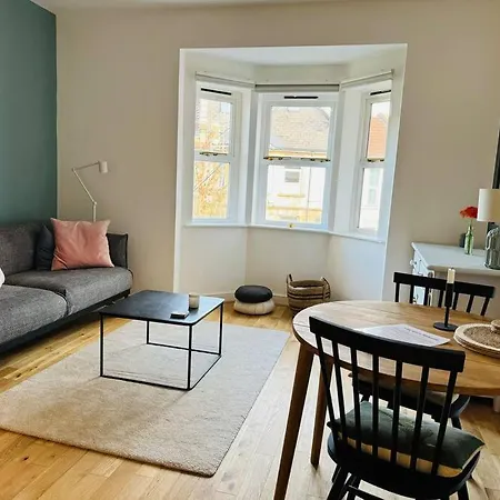 Stylish City Flat With Private Parking *