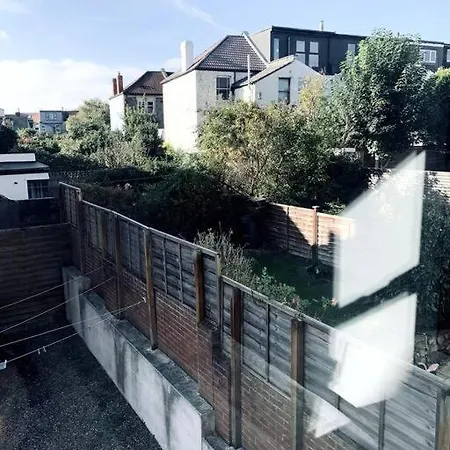 Stylish City Flat With Private Parking