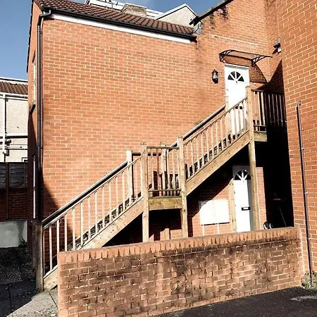 Stylish City Flat With Private Parking