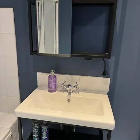 Apartment Stylish City Flat With Private Parking