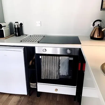 Stylish City Flat With Private Parking Apartment